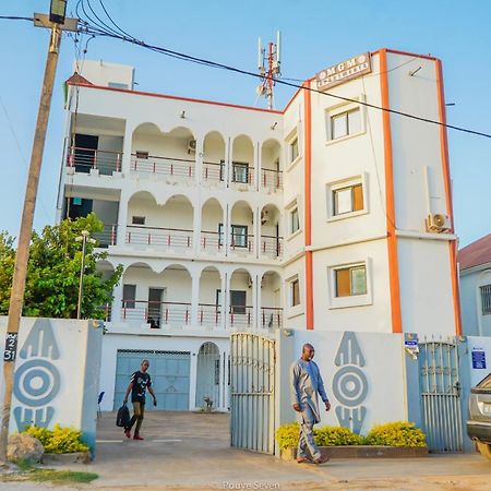 Mgm Apartments Gambia Kololi Extérieur photo