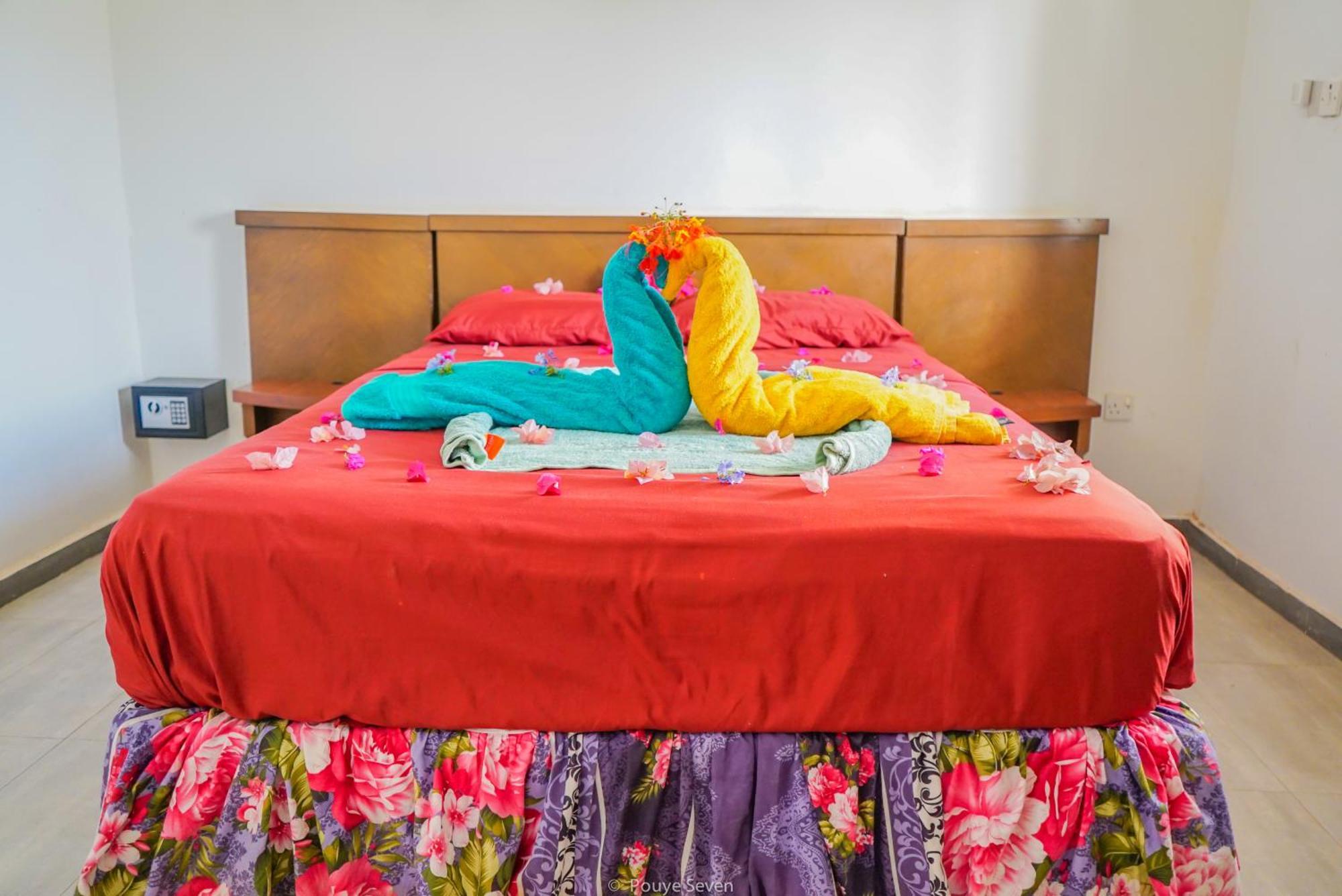 Mgm Apartments Gambia Kololi Extérieur photo