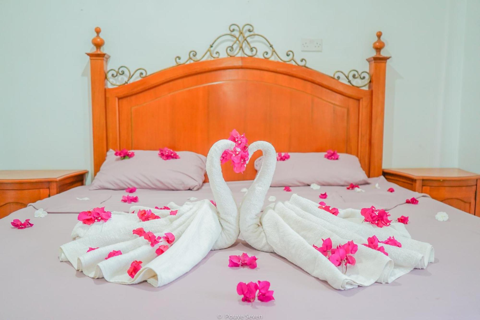 Mgm Apartments Gambia Kololi Extérieur photo
