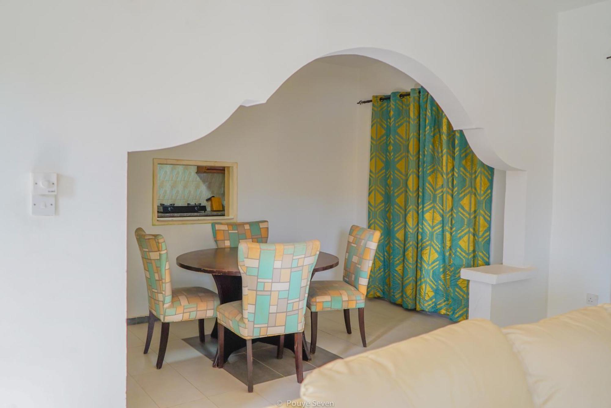 Mgm Apartments Gambia Kololi Extérieur photo