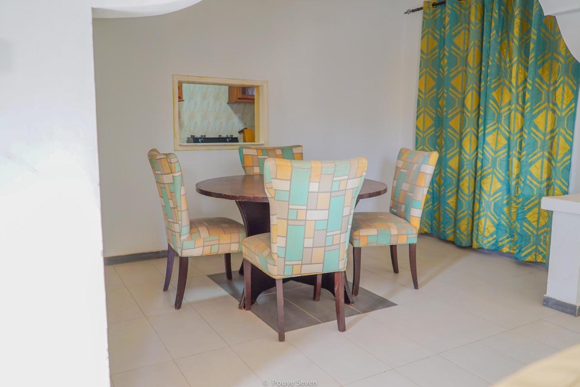 Mgm Apartments Gambia Kololi Extérieur photo