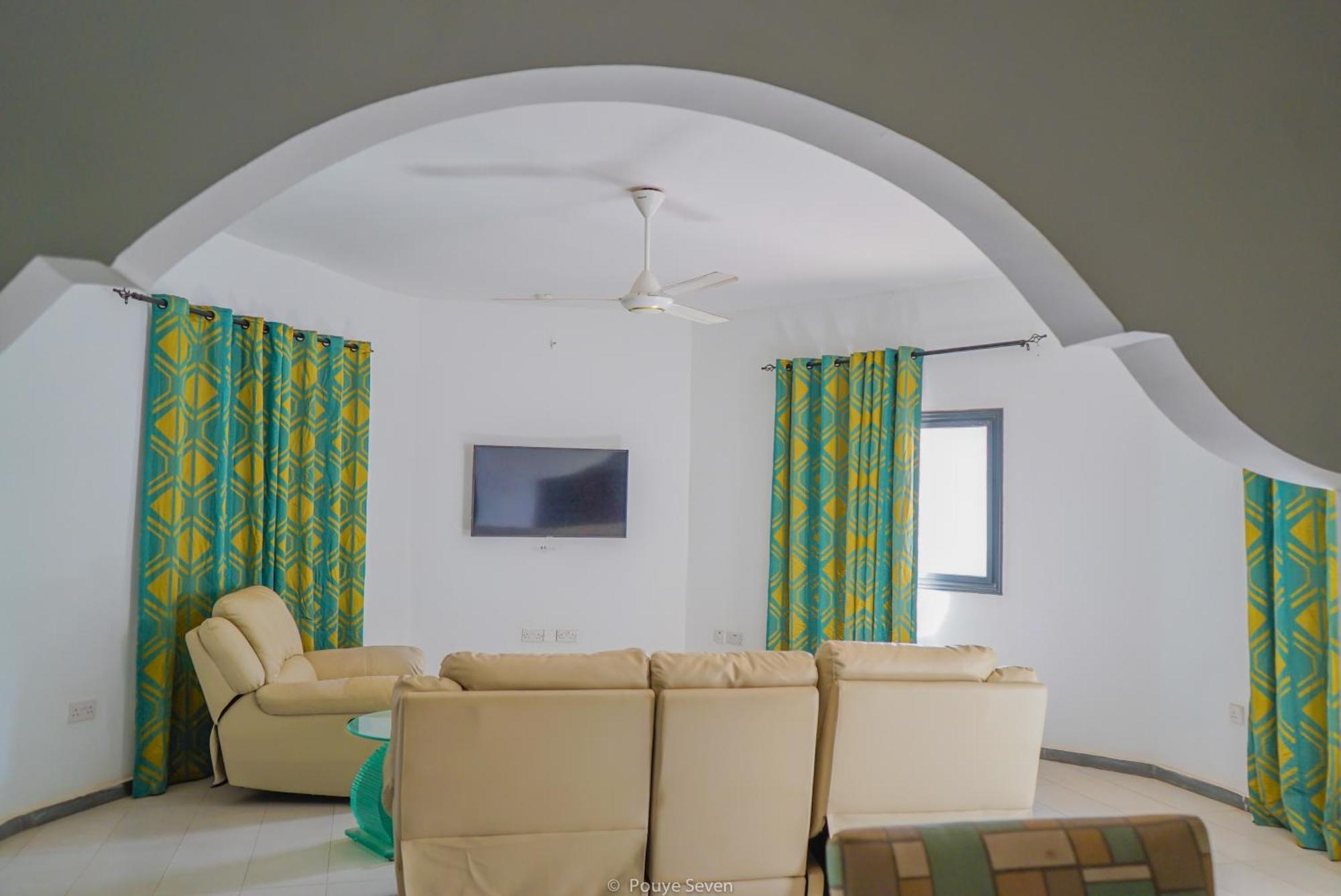 Mgm Apartments Gambia Kololi Extérieur photo